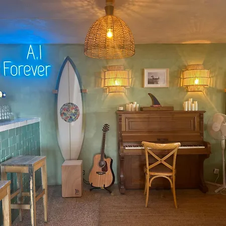 For Families Close To Shops And Holiday home *