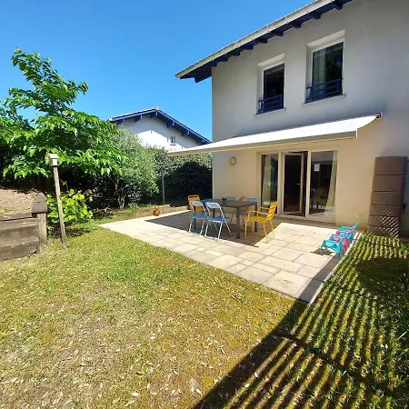 For Families Close To Shops And * Capbreton