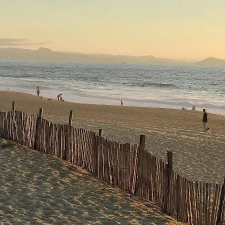 For Families Close To Shops And * Capbreton